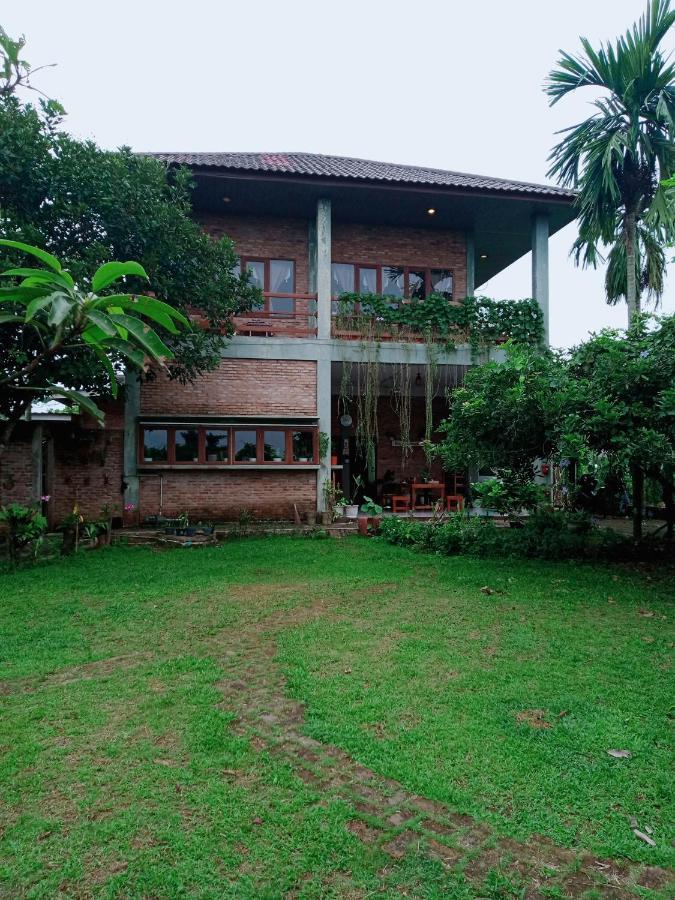 Bua Guest House Medan Exterior foto
