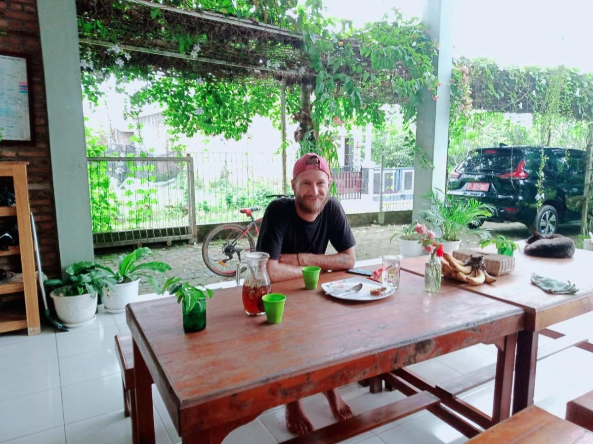 Bua Guest House Medan Exterior foto