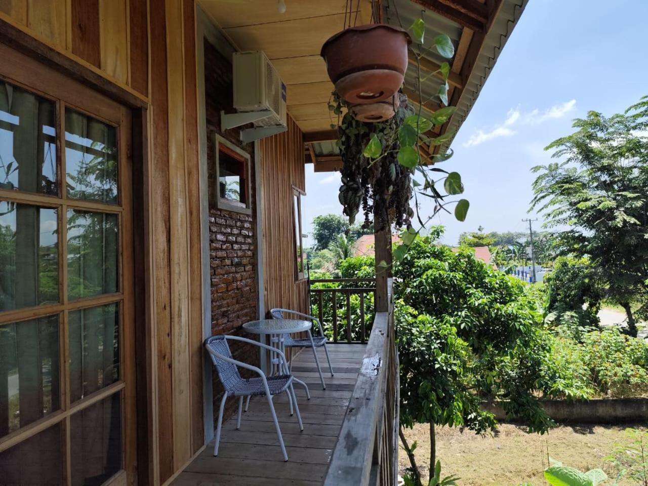 Bua Guest House Medan Exterior foto