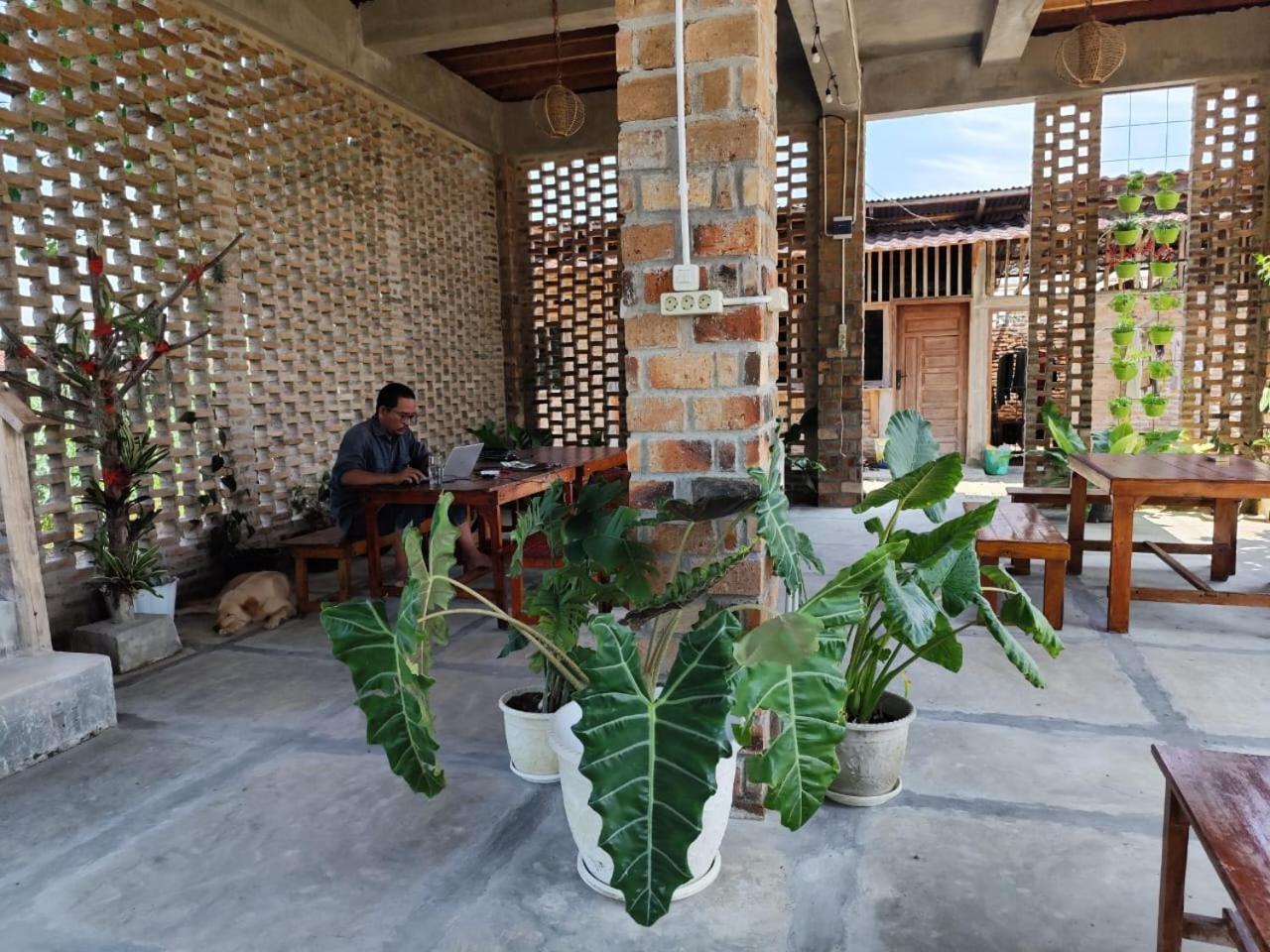 Bua Guest House Medan Exterior foto